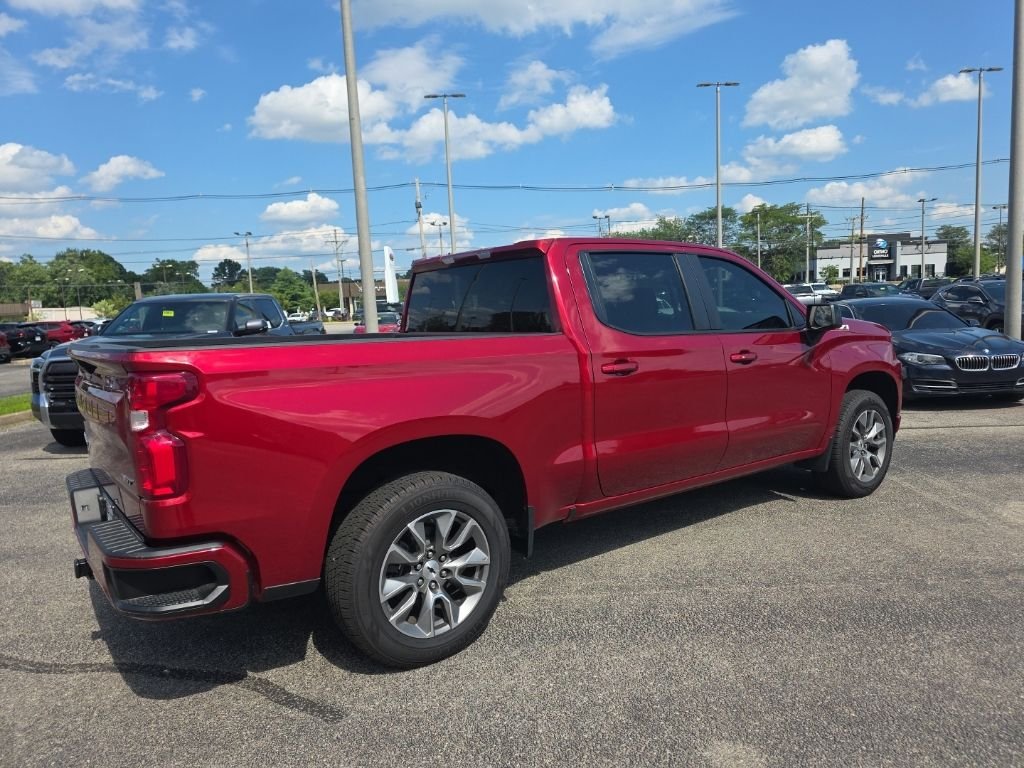 Used 2022 Red Chevrolet RST image 4