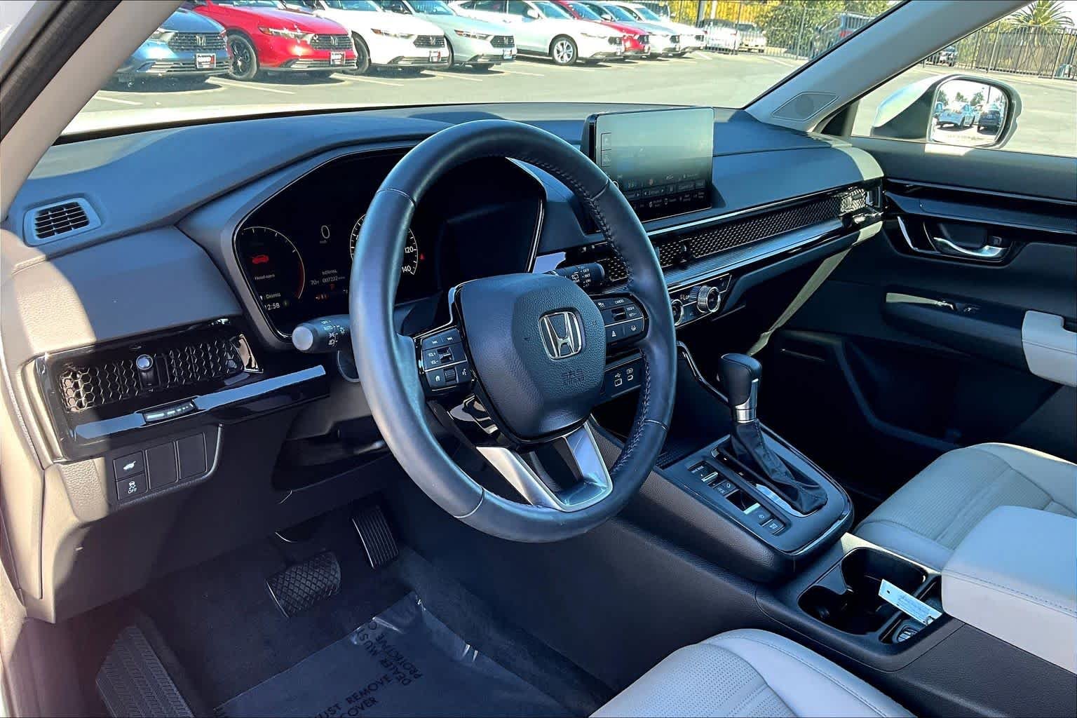 Used 2024 Platinum White Pearl Honda EX-L image 17