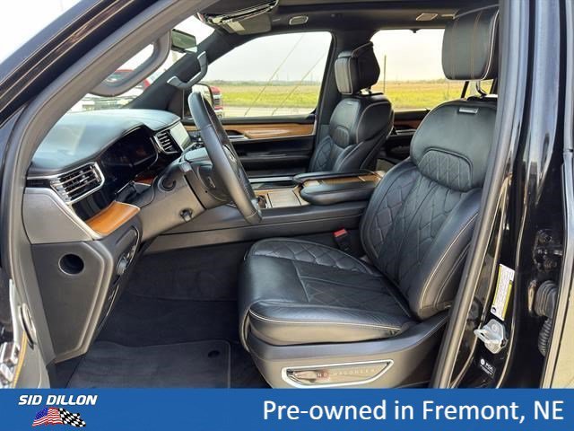 Used 2023 Diamond Black Crystal Pearlcoat Jeep Series III image 17