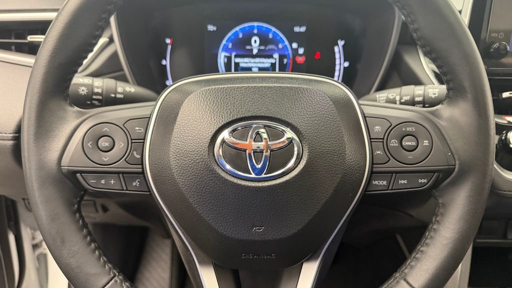 Used 2025 Beige Toyota XLE image 23
