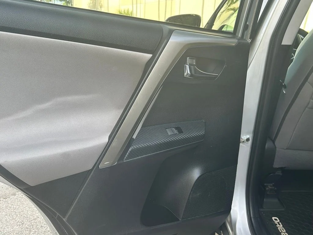 Used 2015 Silver Toyota XLE image 38