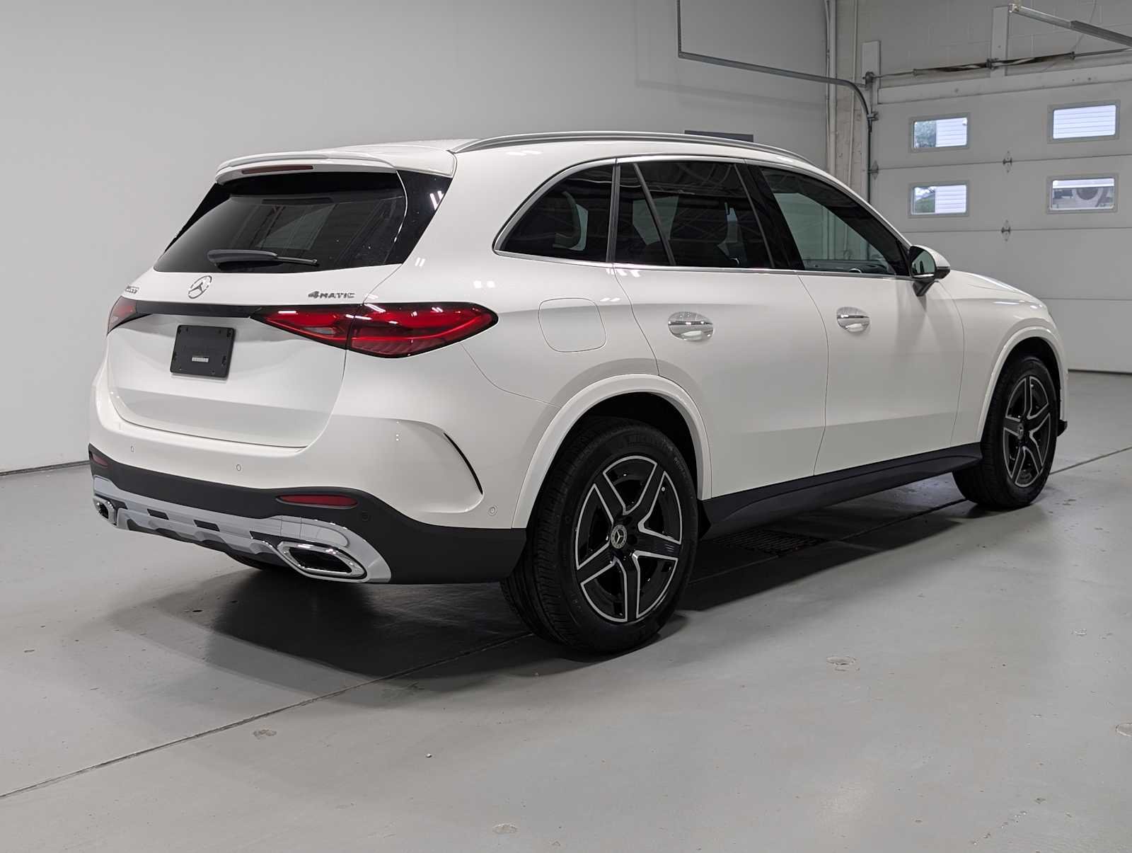 Used 2026 Polar White Mercedes-Benz GLC 300 image 8