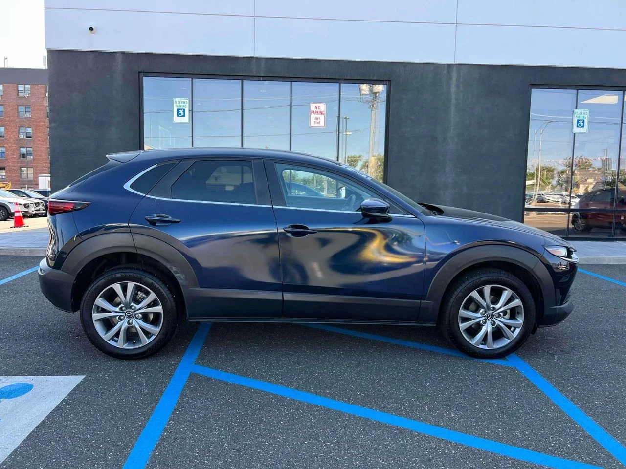 Used 2021 Deep Crystal Blue Mica Mazda Preferred image 4