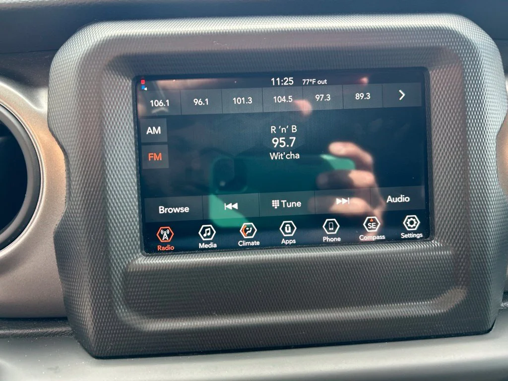 Used 2023 Gray Jeep Sport image 21