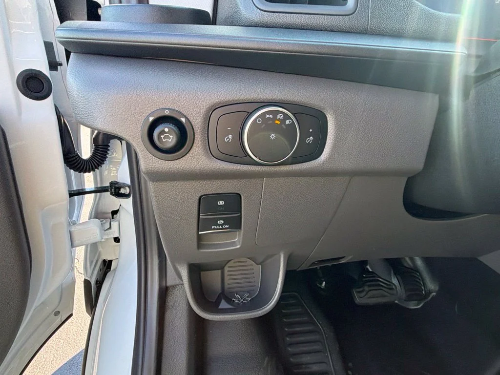 New 2027 Oxford White Ford Cargo Van image 15