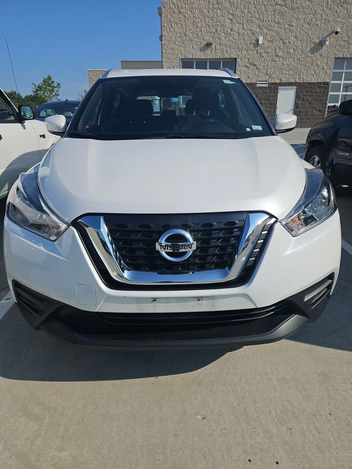 Used 2018 Aspen White Nissan SV image 1