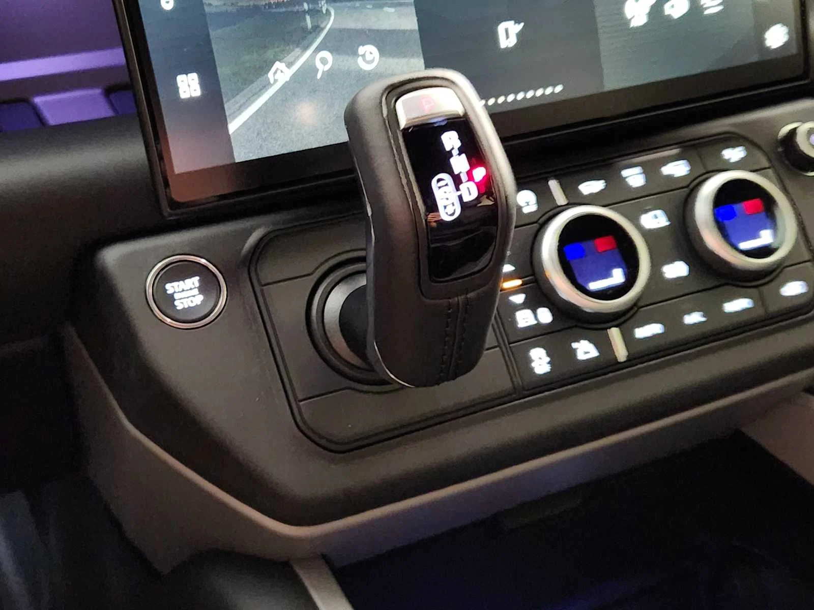 2026 Land Rover Defender V8 - Photo 33