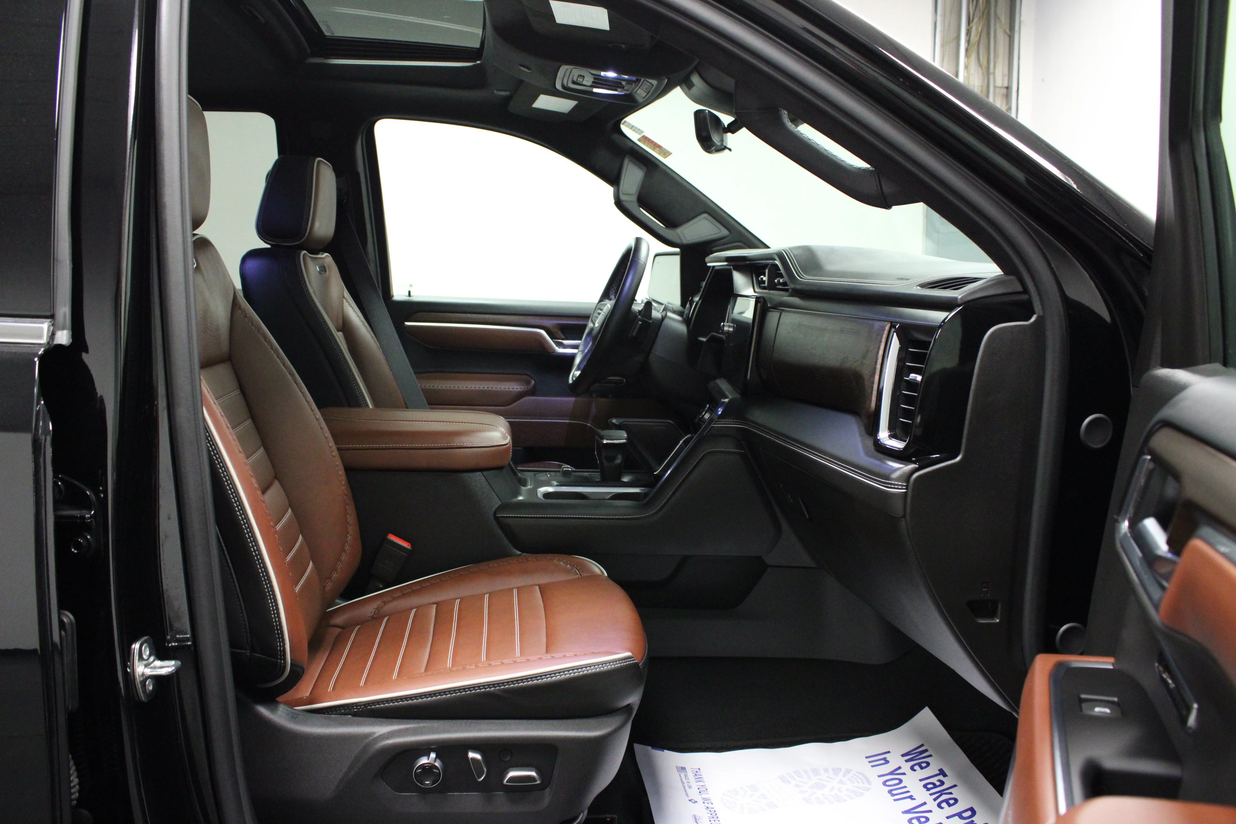 Used 2026 Onyx Black GMC Denali Ultimate image 16