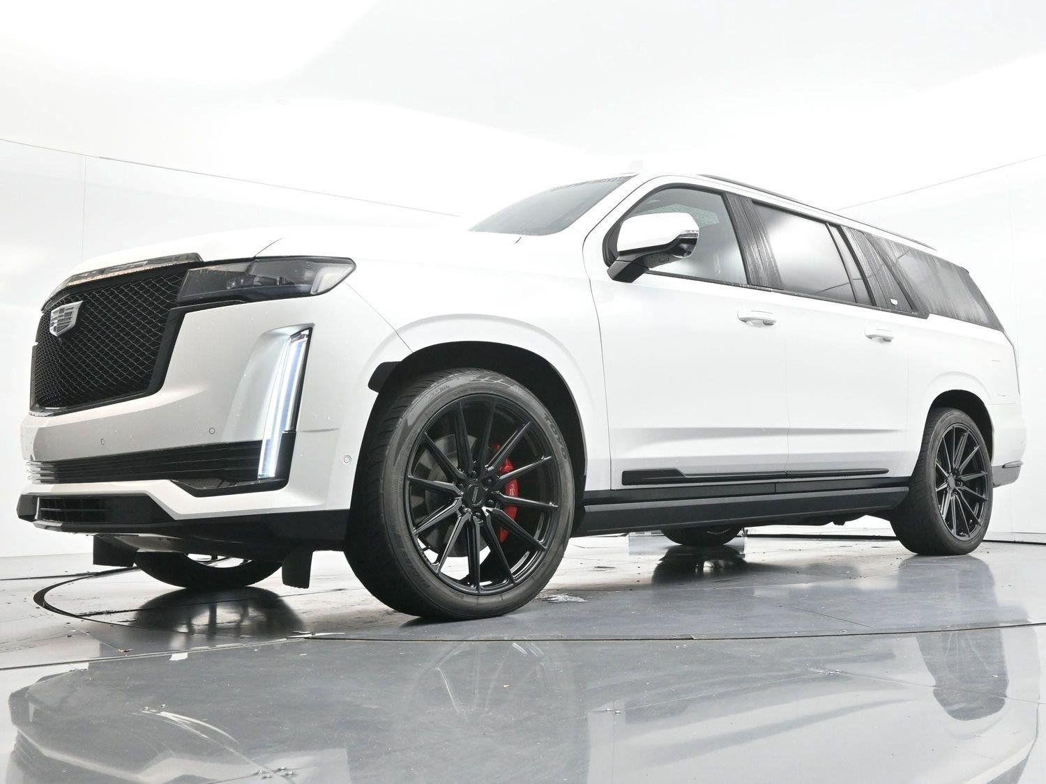 Used 2021 Crystal White Tricoat Cadillac Sport Platinum image 51