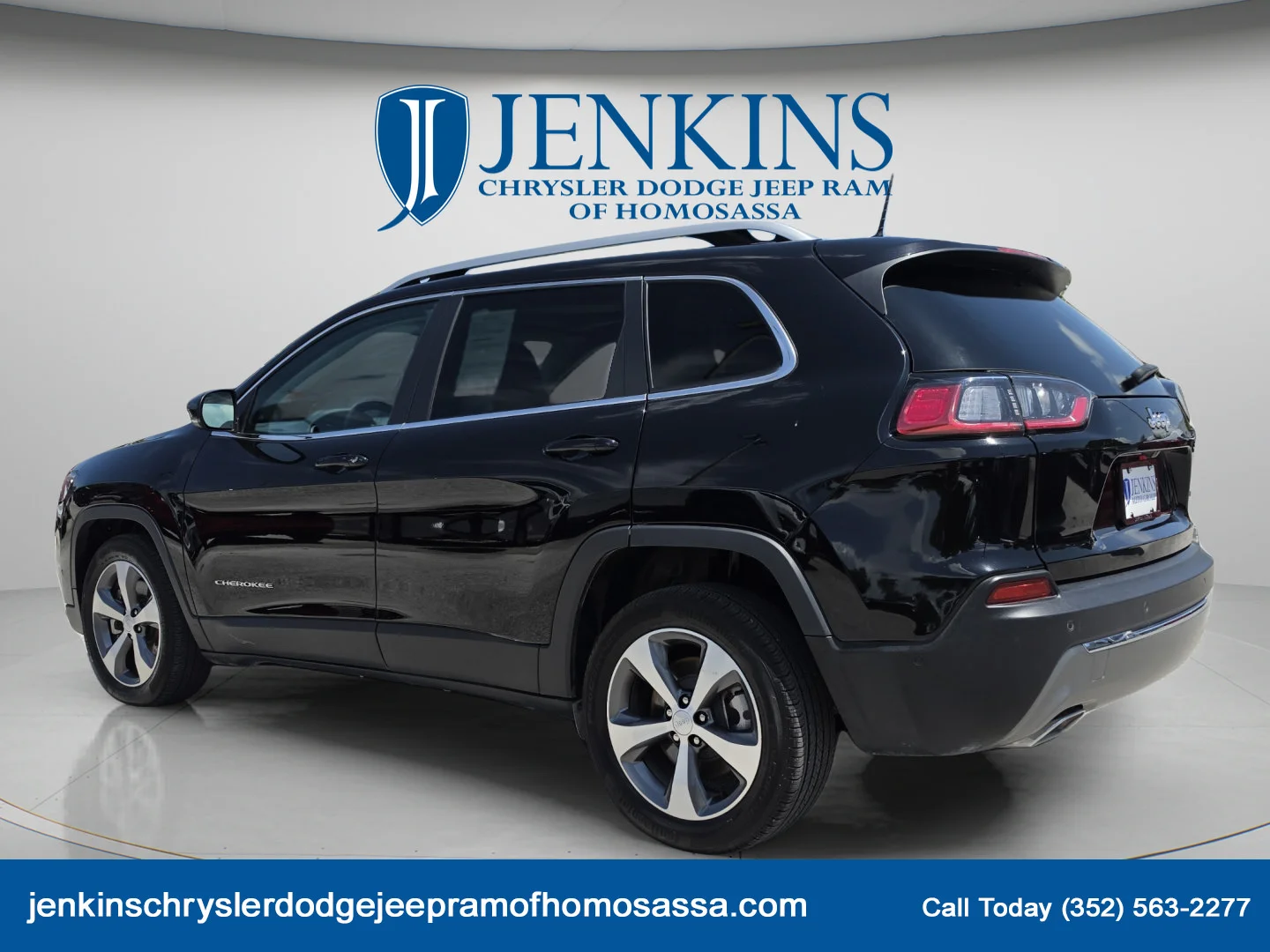 Used 2021 Diamond Black Crystal Pearlcoat Jeep Limited image 7