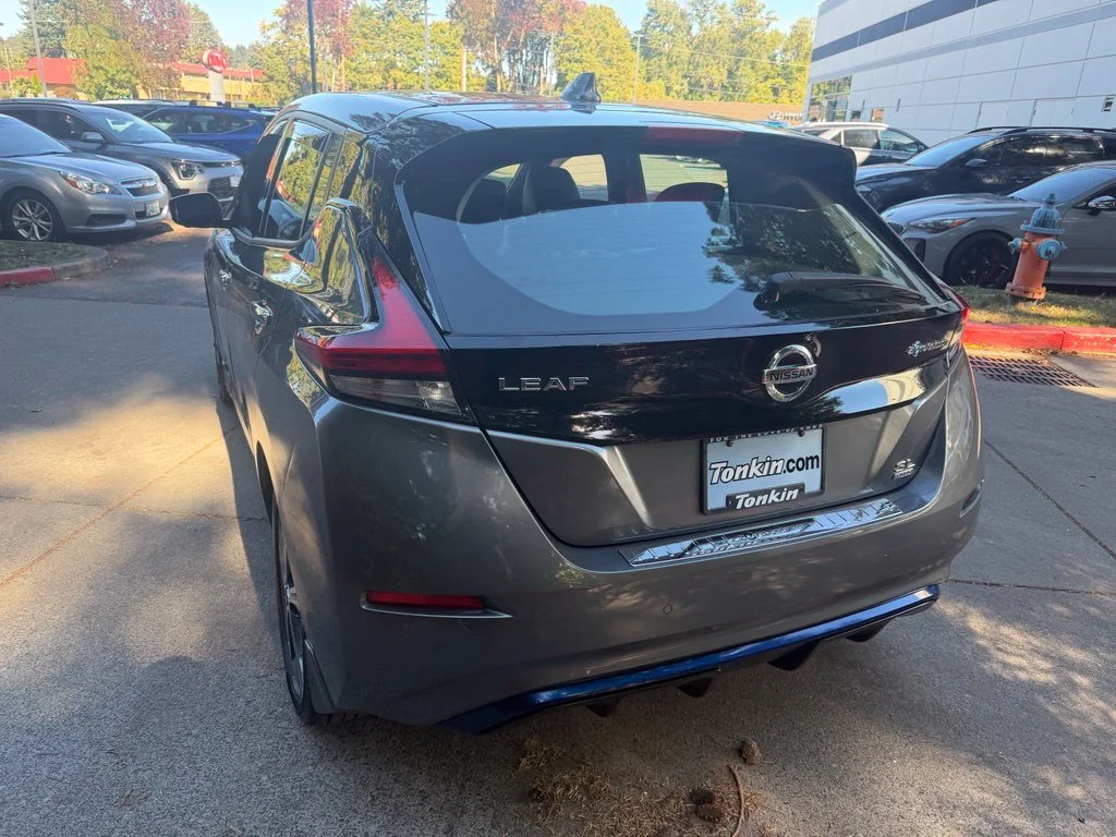Used 2021 Gun Metallic Nissan SL Plus image 6
