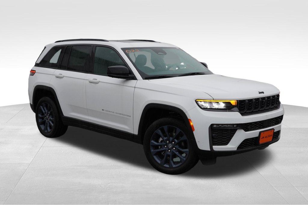 New 2026 Bright White Clear-Coat Exterior Paint Jeep Limited image 1