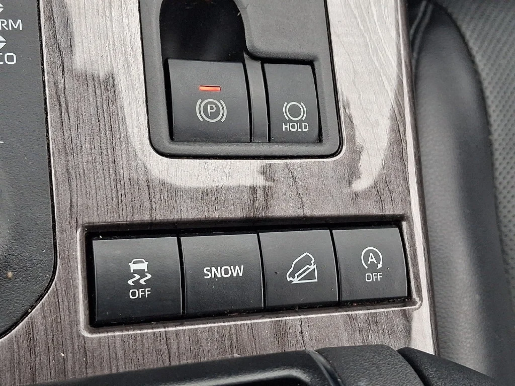 Used 2022  Toyota Platinum image 28