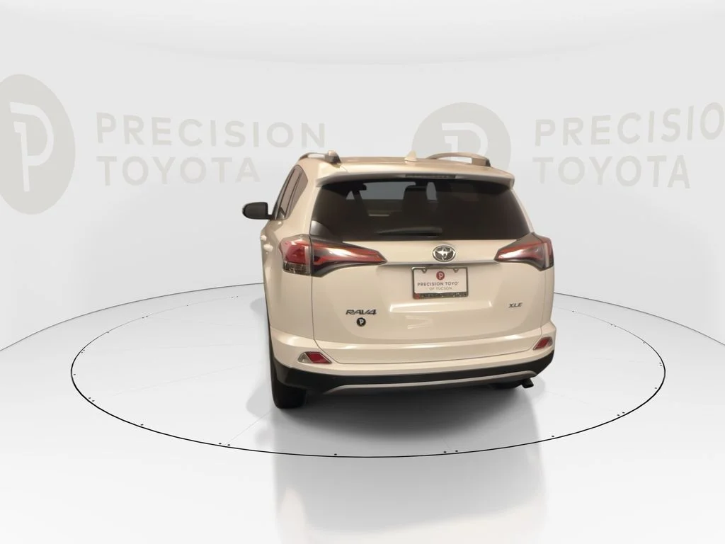 Used 2018 Super White Toyota XLE image 15