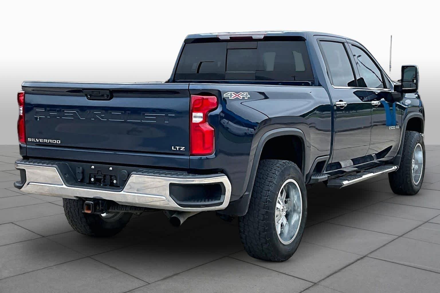 Used 2021 Northsky Blue Metallic Chevrolet LTZ image 13