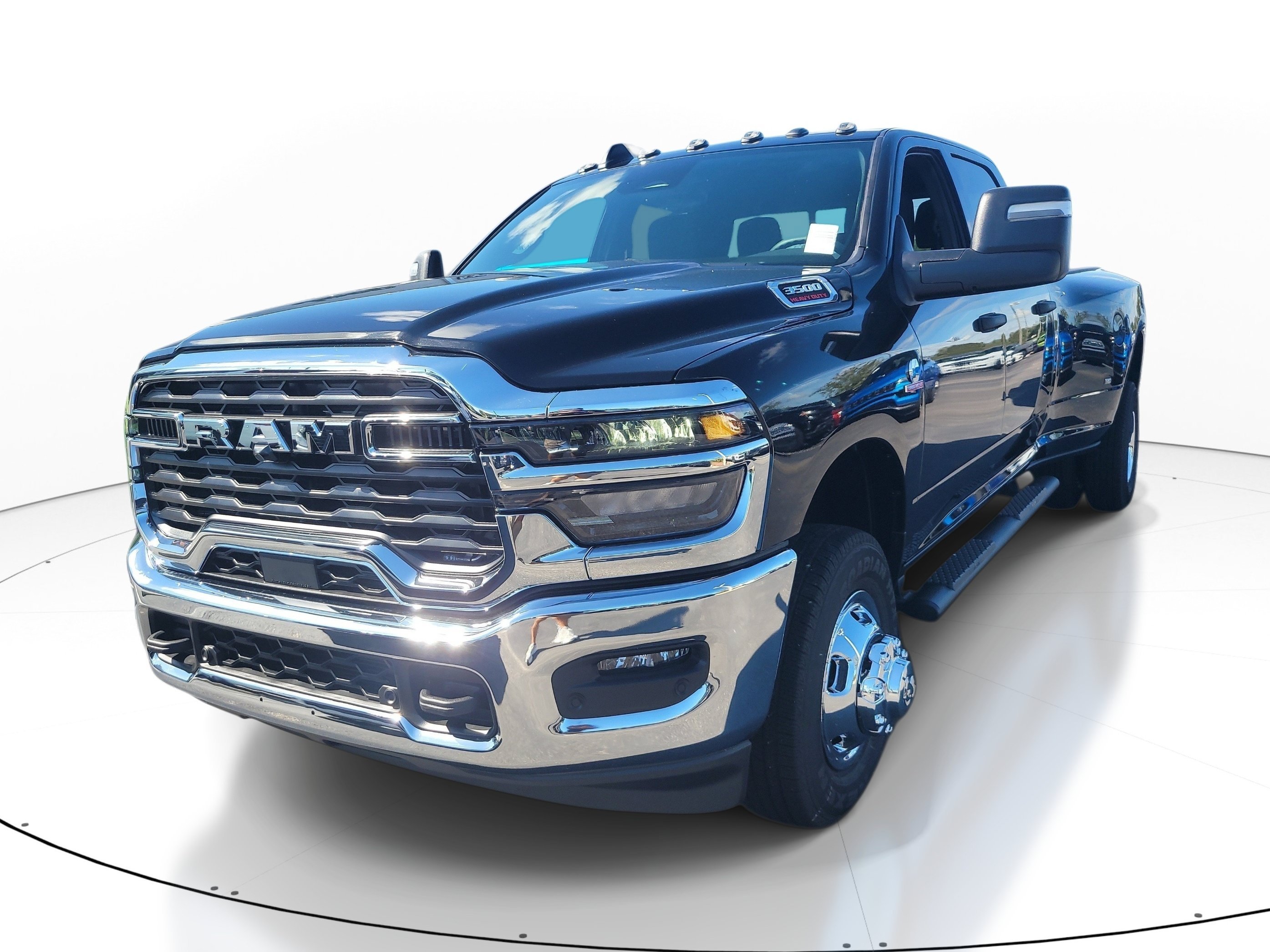New 2027 Diamond Black Crystal Pearl-Coat Exterior Paint RAM Tradesman image 4