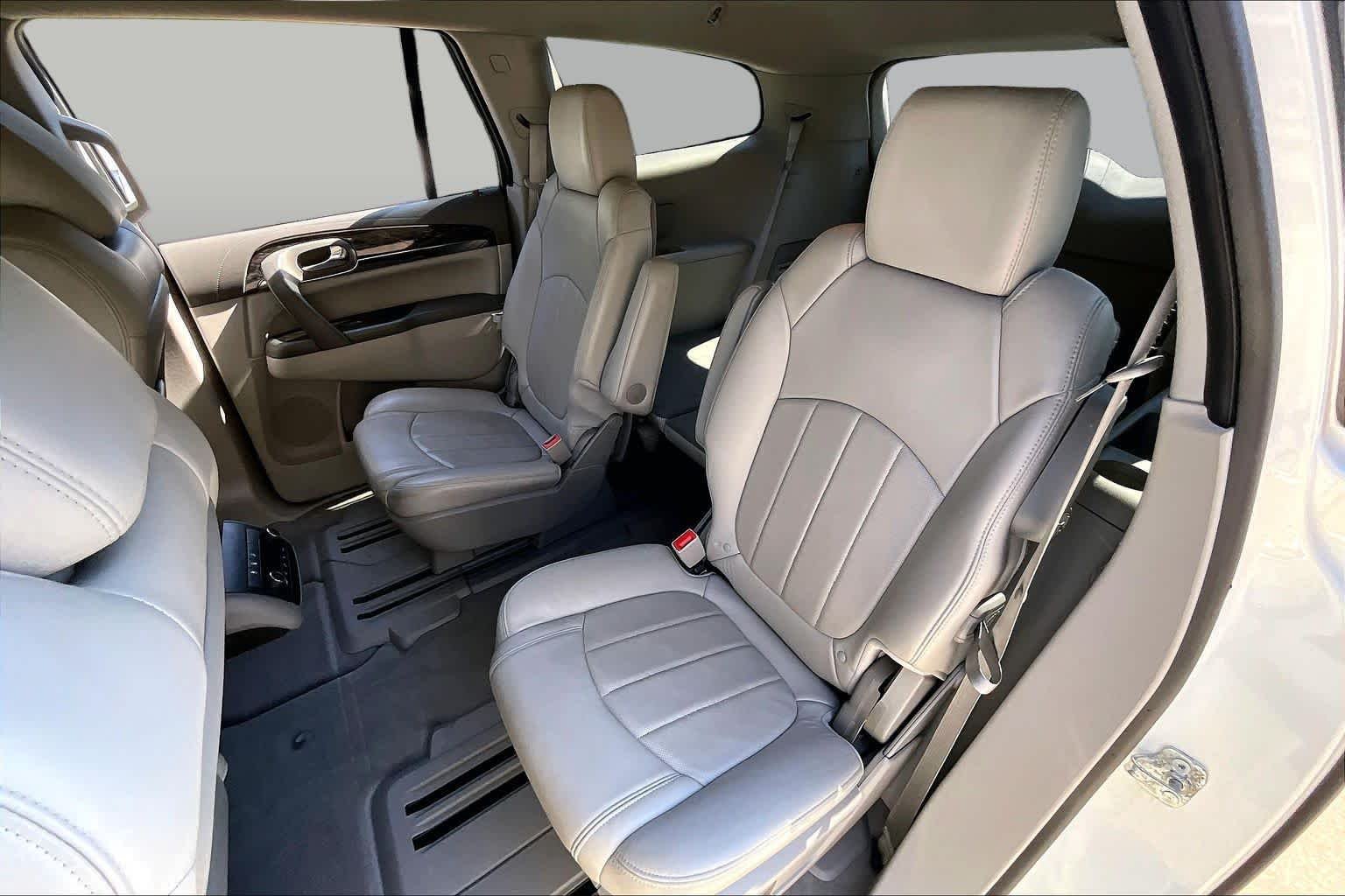 Used 2013 White Diamond Tricoat Buick Premium image 19