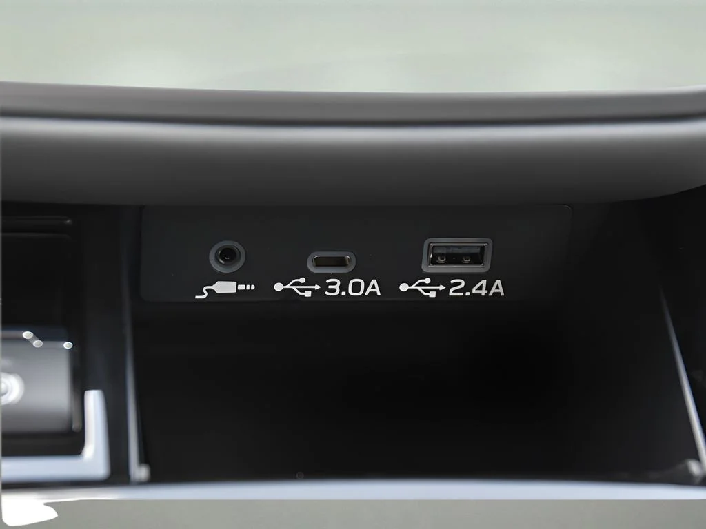 Used 2025 Autumn Green Metallic Subaru Onyx Edition image 37
