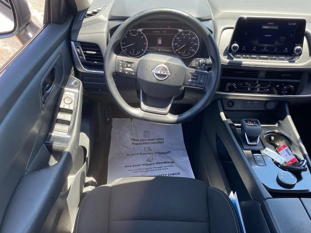 Used 2025 White Nissan S image 9