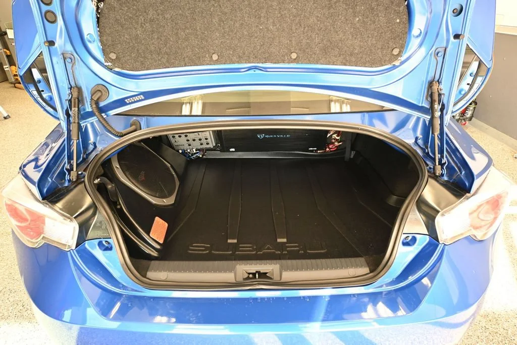 Used 2016 Blue Subaru Limited image 27