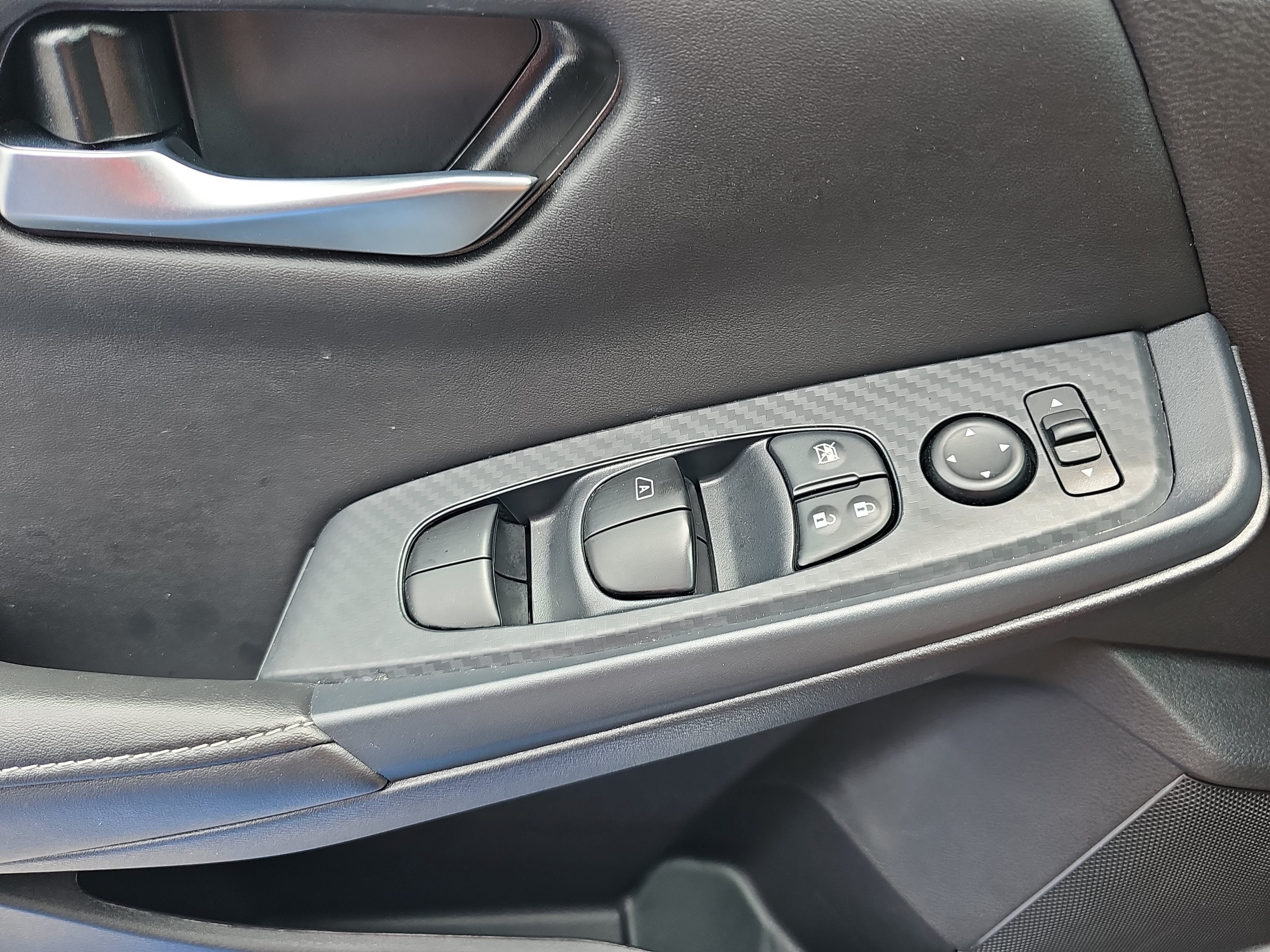 Used 2025 Electric Blue Metallic Nissan SV image 22