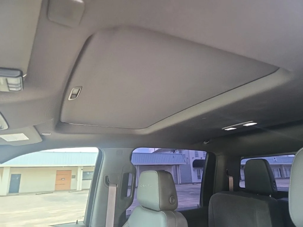 Used 2022 White GMC Denali image 21