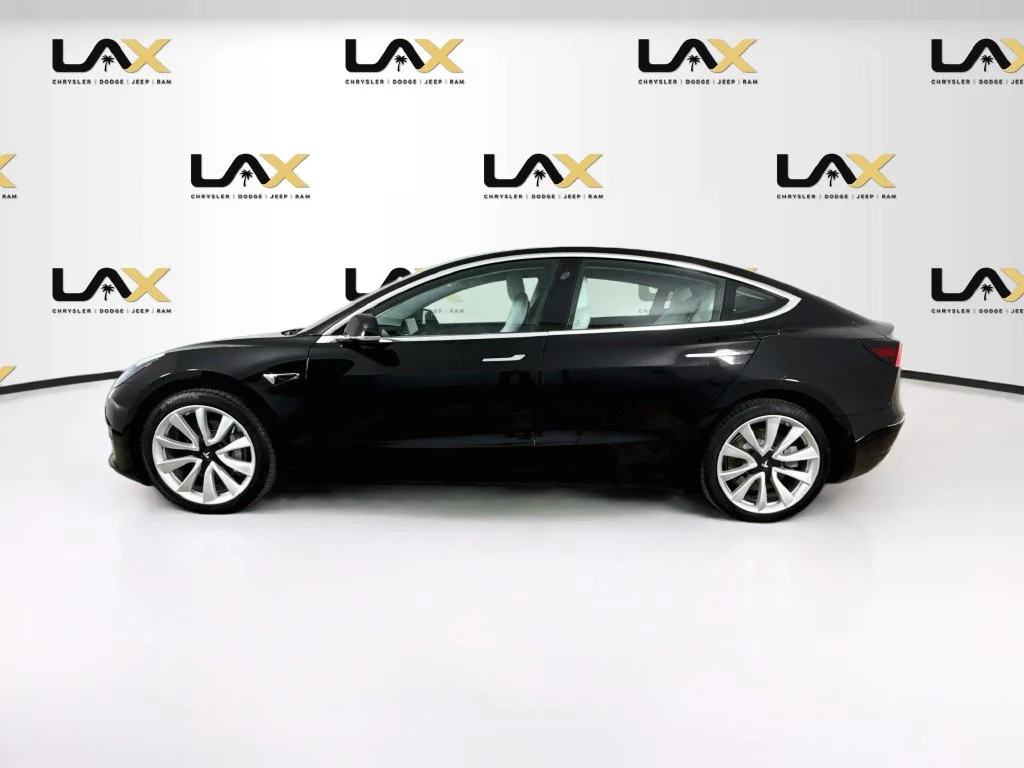 Used 2020 Black Tesla Long Range image 4