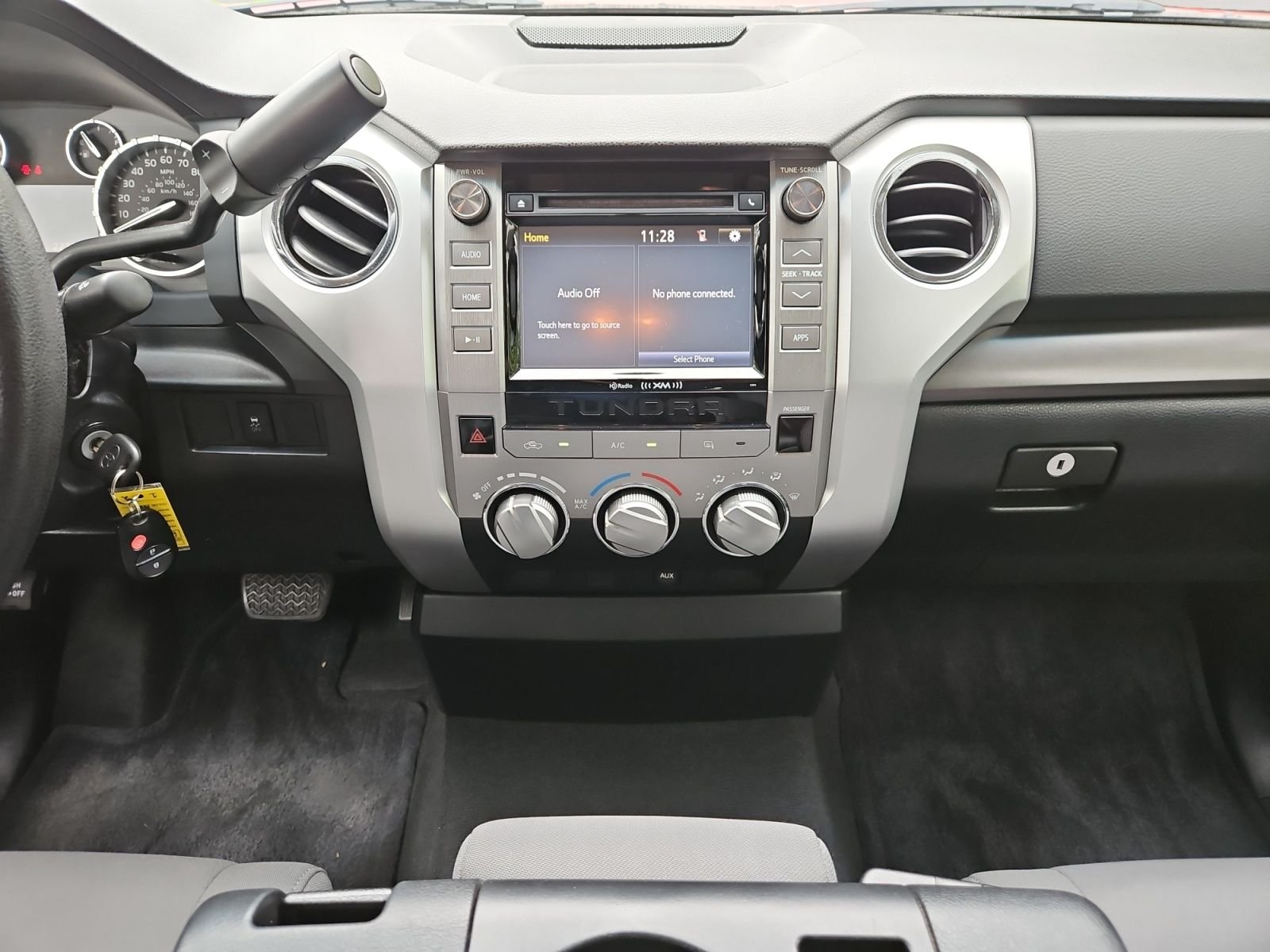 Used 2014 Red Toyota SR5 image 11