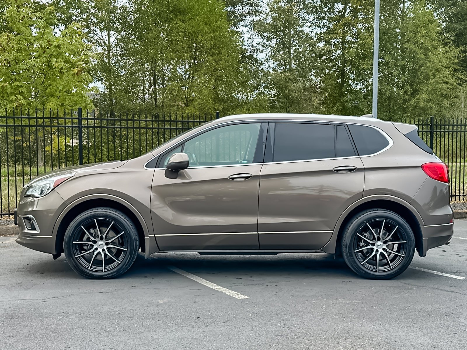 Used 2018 Brown Buick Premium I image 7