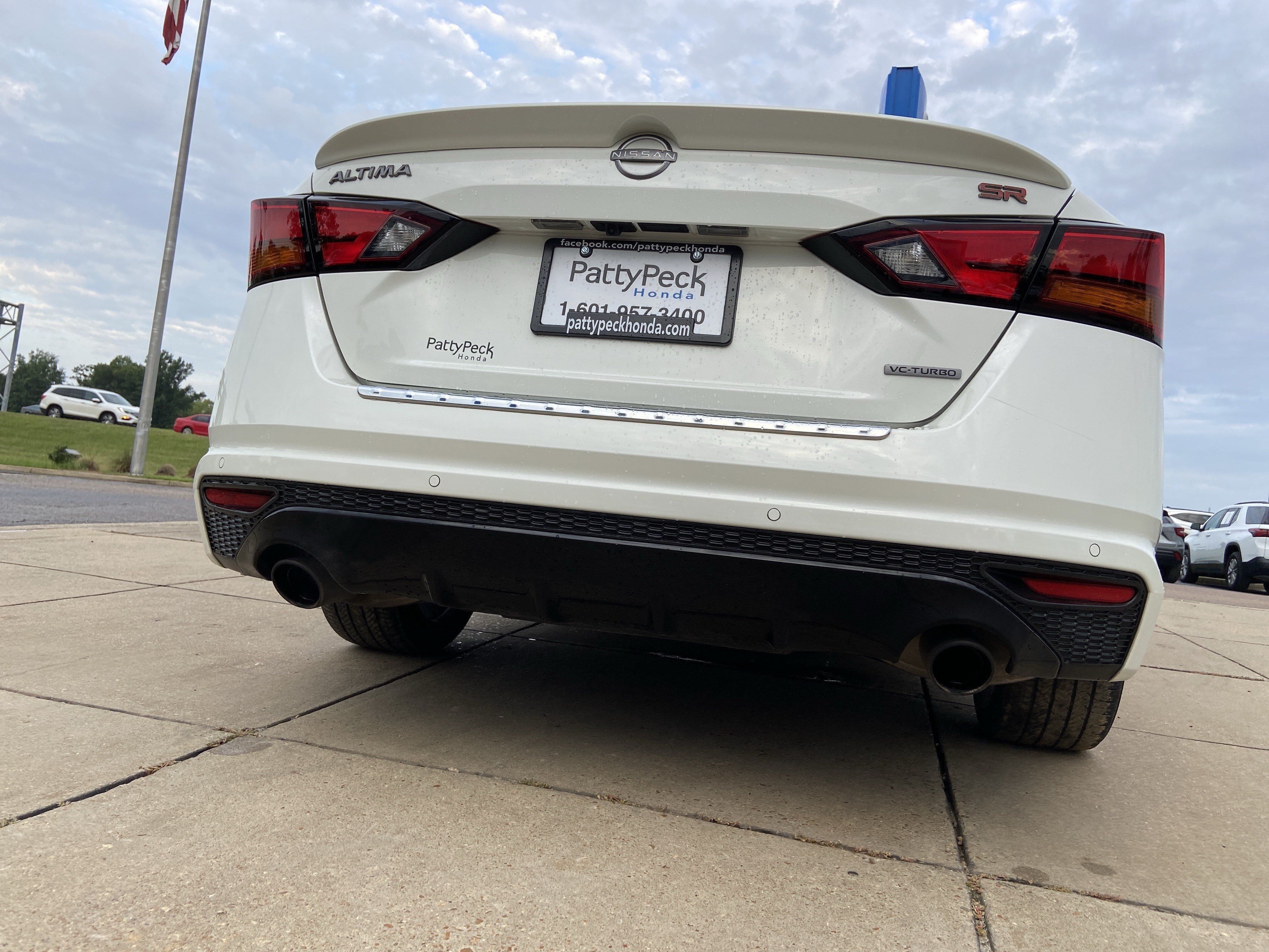 Used 2023 Pearl White Tricoat Nissan 2.0 SR image 56