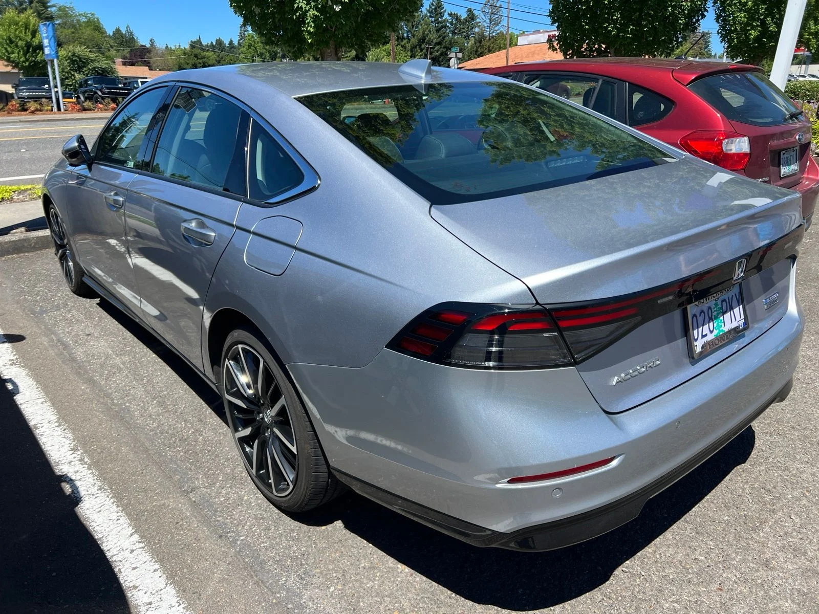 Used 2023 Lunar Silver Metallic Honda Touring image 12