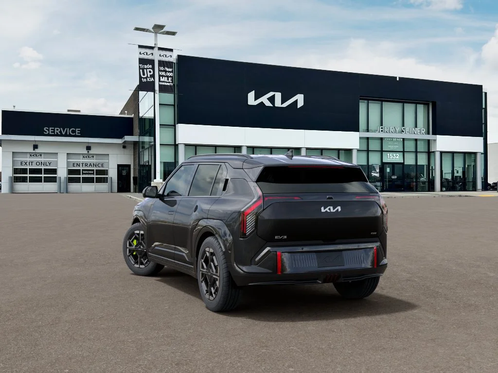 New 2027 Gray Kia GT image 4