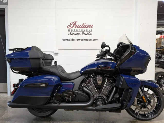 2025 Indian Motorcycle Pursuit® Dark Horse® Springfield Blue Vivid Crysta 