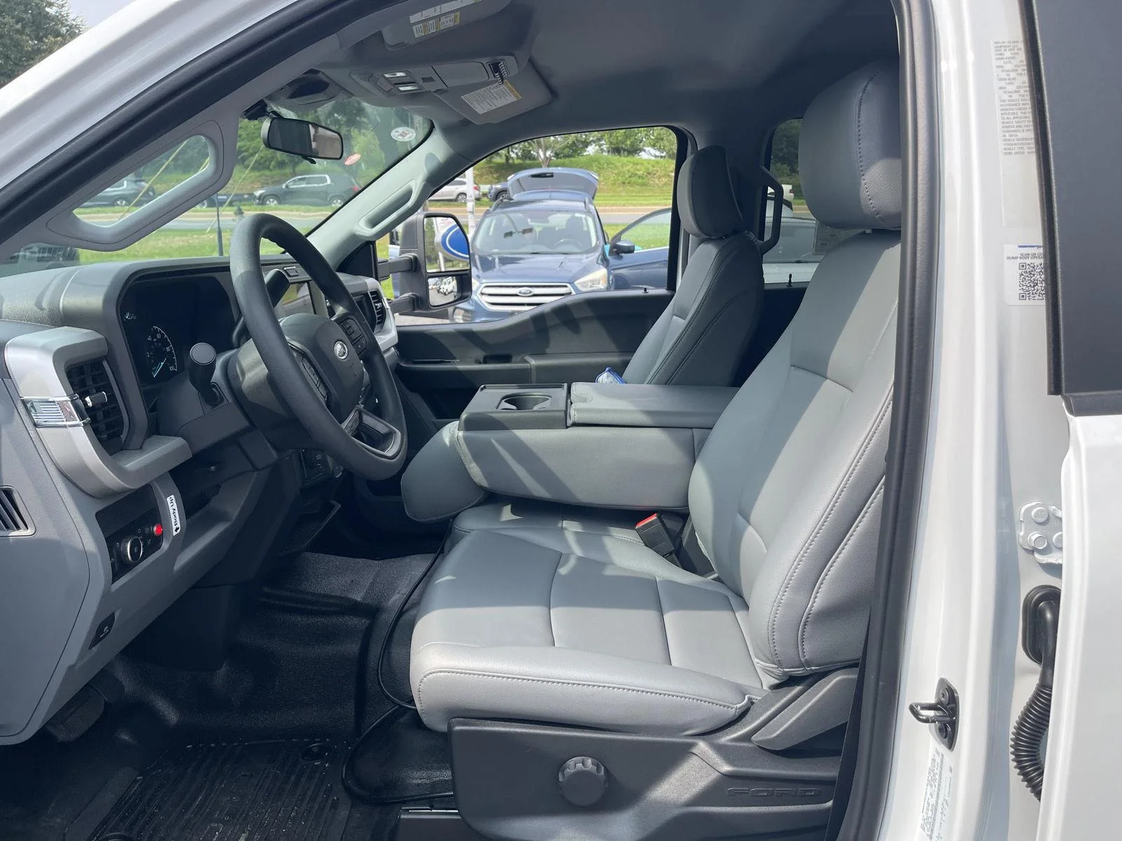 New 2026 Oxford White Ford XL image 23