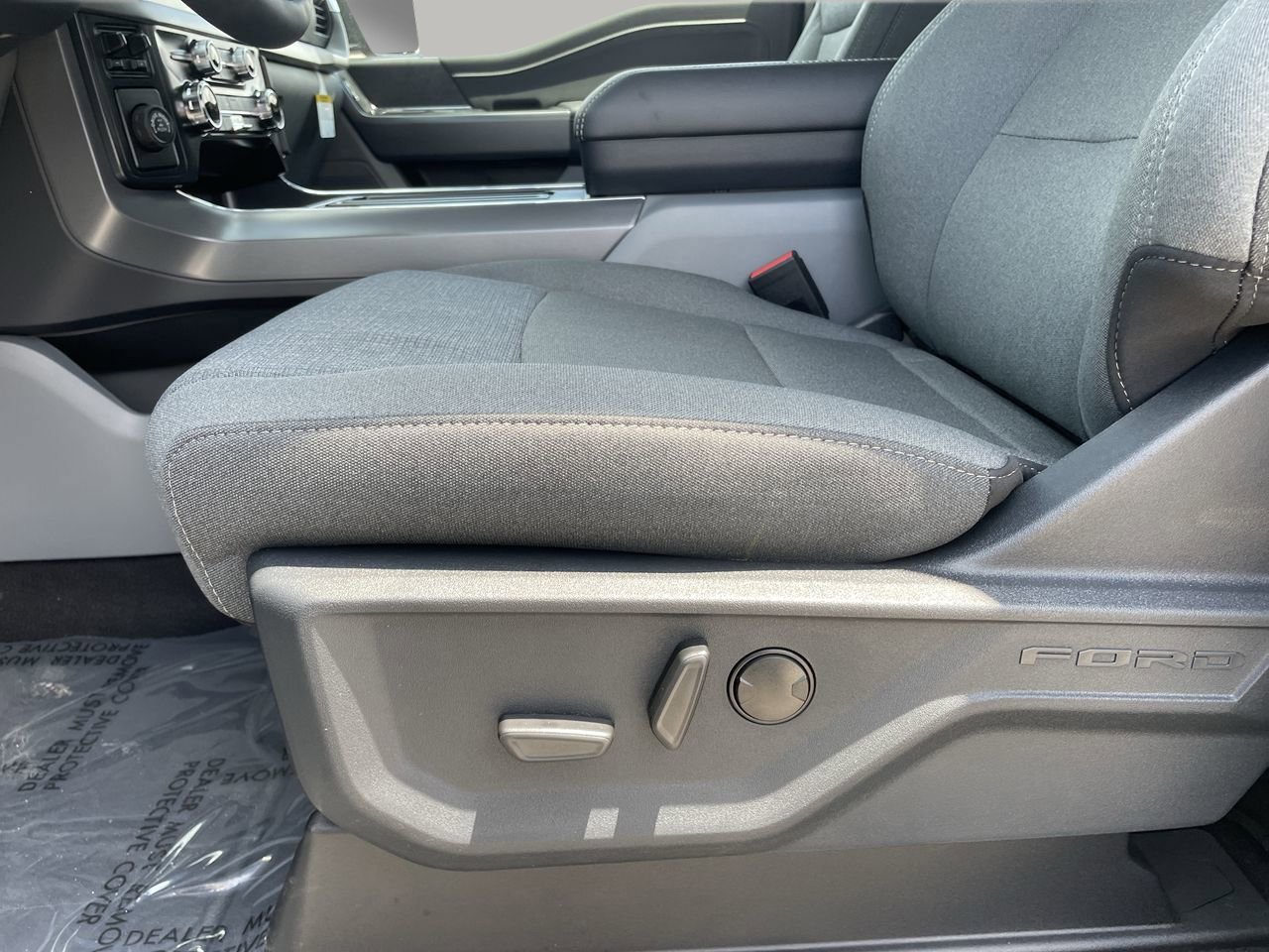 New 2026 Agate Black Metallic Ford XLT image 19