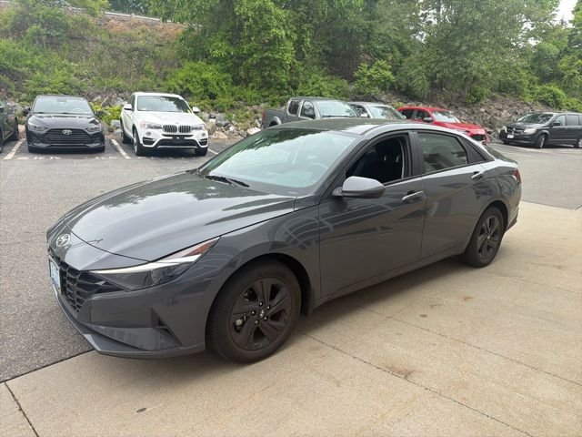 Used 2023 Gray Hyundai SEL image 3