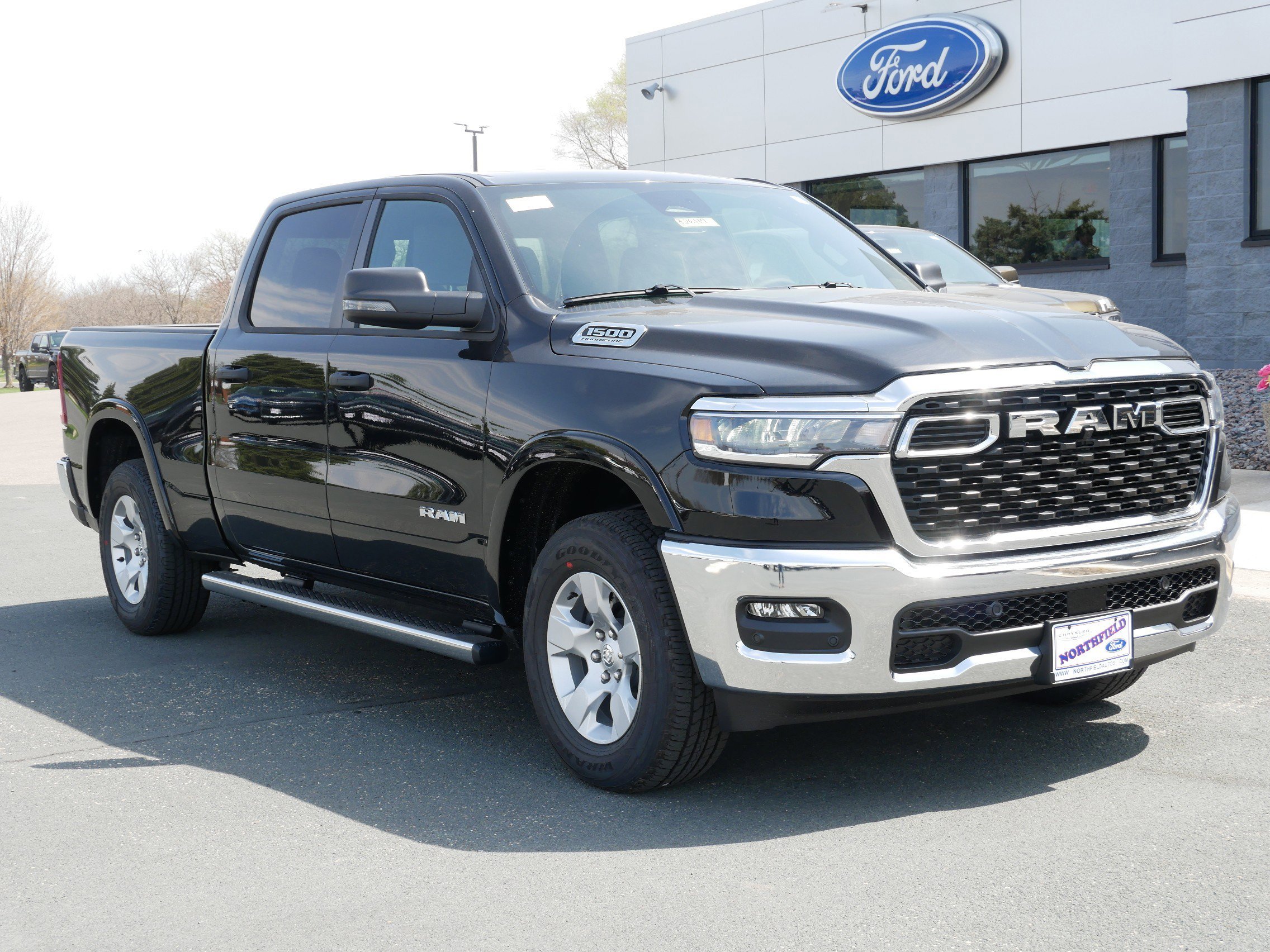 New 2026 Diamond Black Crystal Pearl-Coat Exterior Paint RAM Big Horn image 2