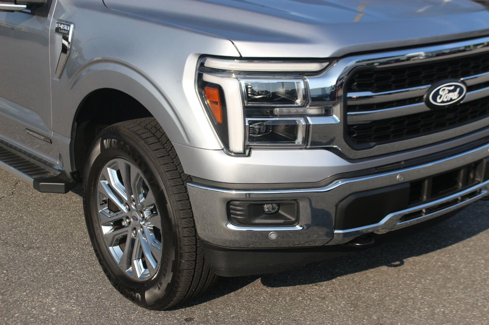 Used 2026 Silver Ford LARIAT image 9