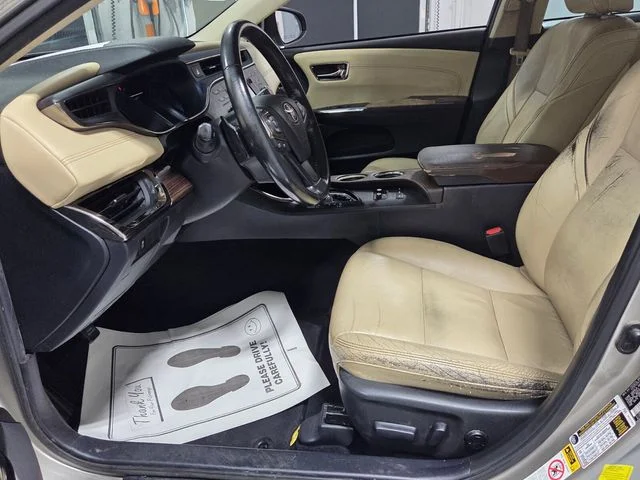 Used 2015  Toyota XLE image 5