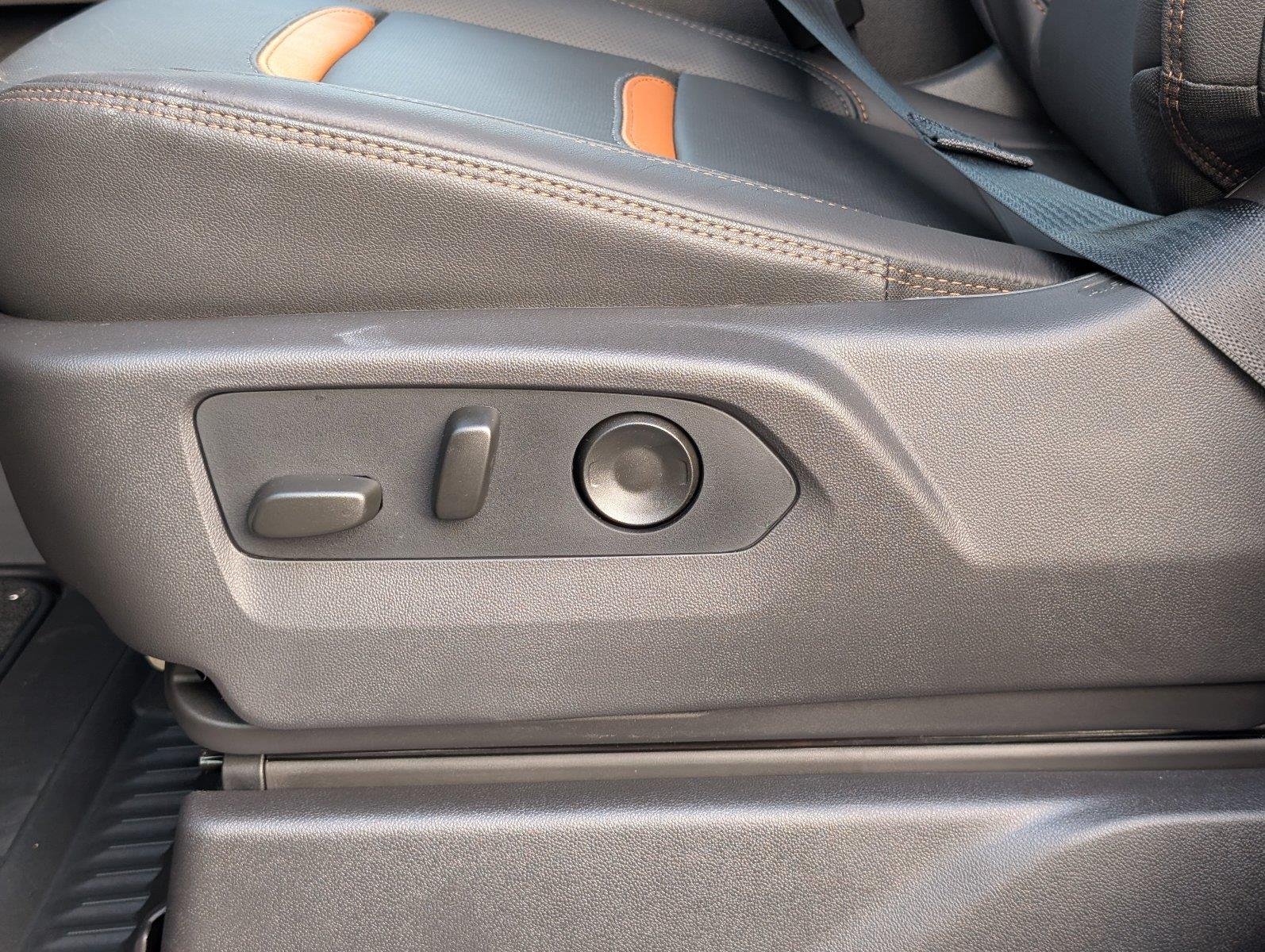 New 2026 Sterling Metallic GMC AT4 image 18