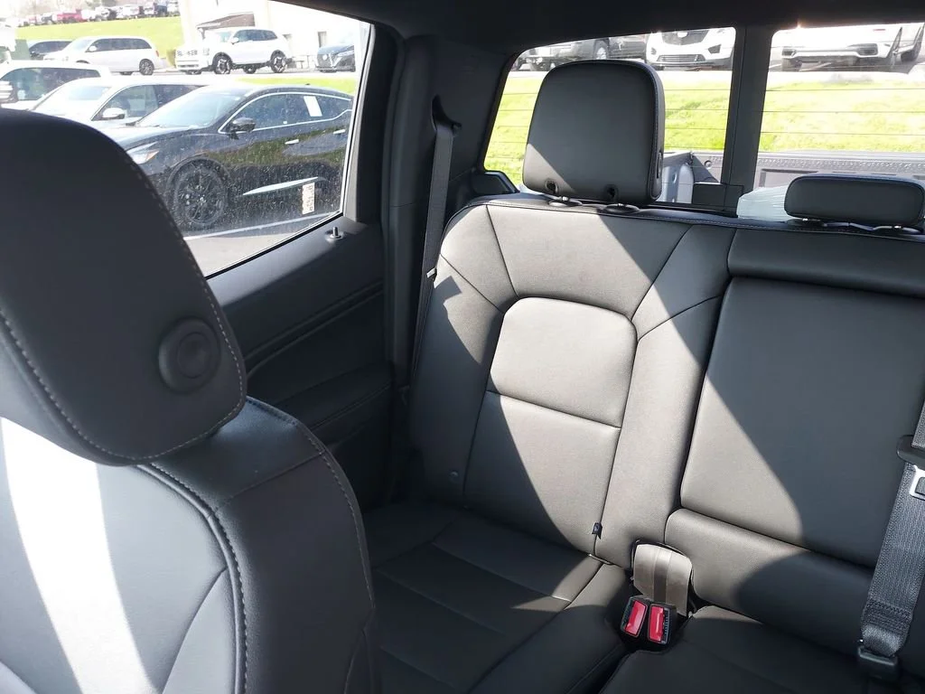 New 2026 Sterling Metallic GMC Elevation image 12