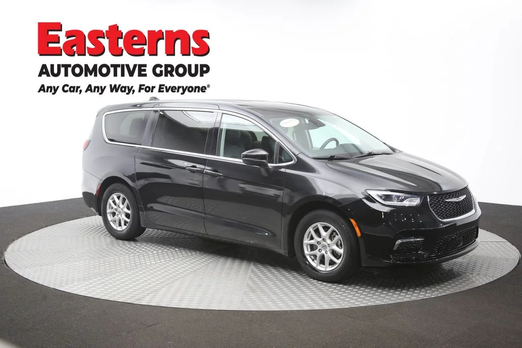 Used 2023 Black Chrysler Touring L image 50