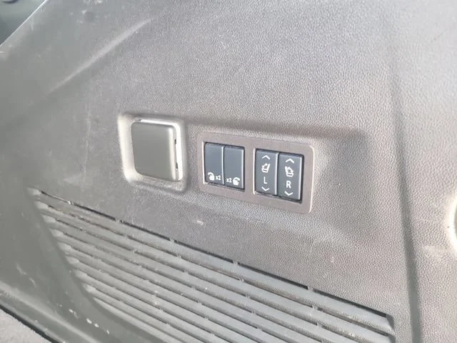 Used 2024 Onyx Black GMC Denali image 6