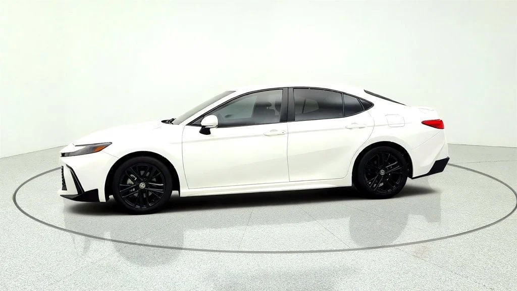 Used 2025 Ice Cap Toyota SE w/ Convenience Pkg image 8