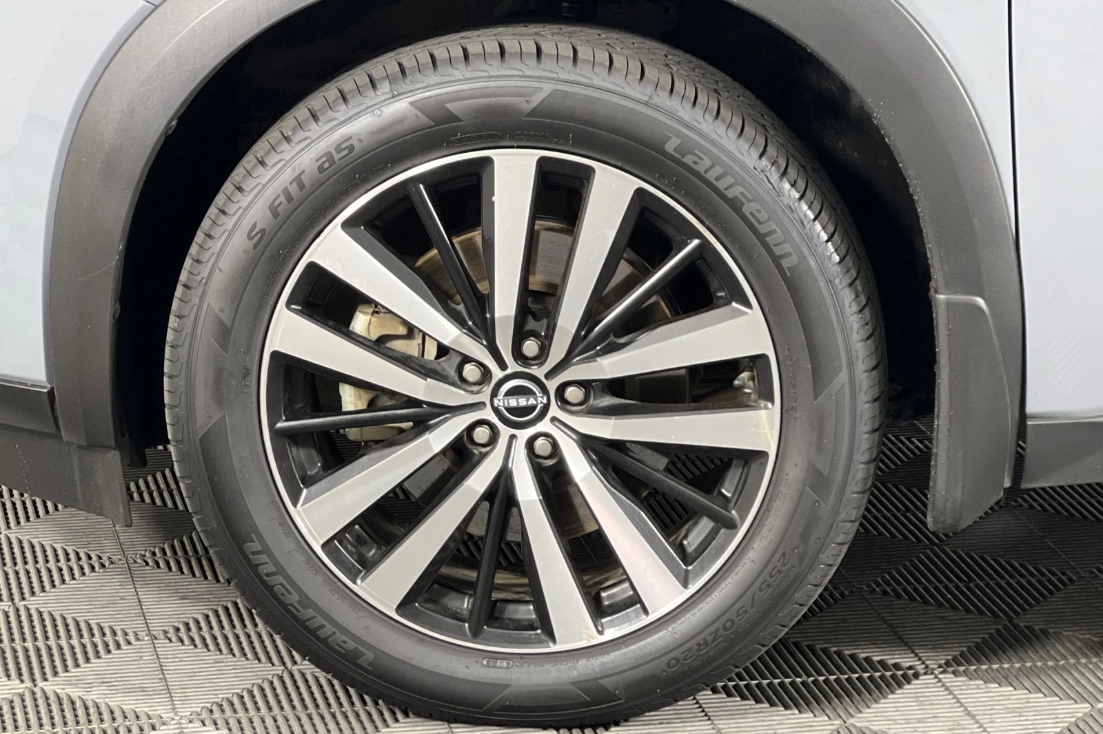 Used 2024 Boulder Gray Pearl Nissan Platinum image 34