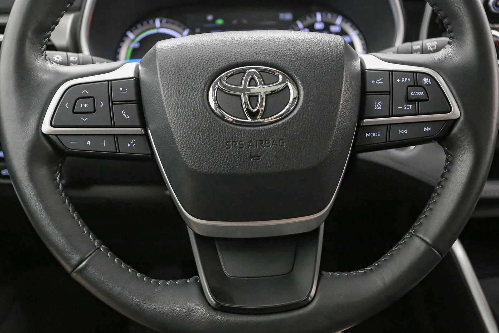 Used 2023 Moon Dust Toyota XLE image 36