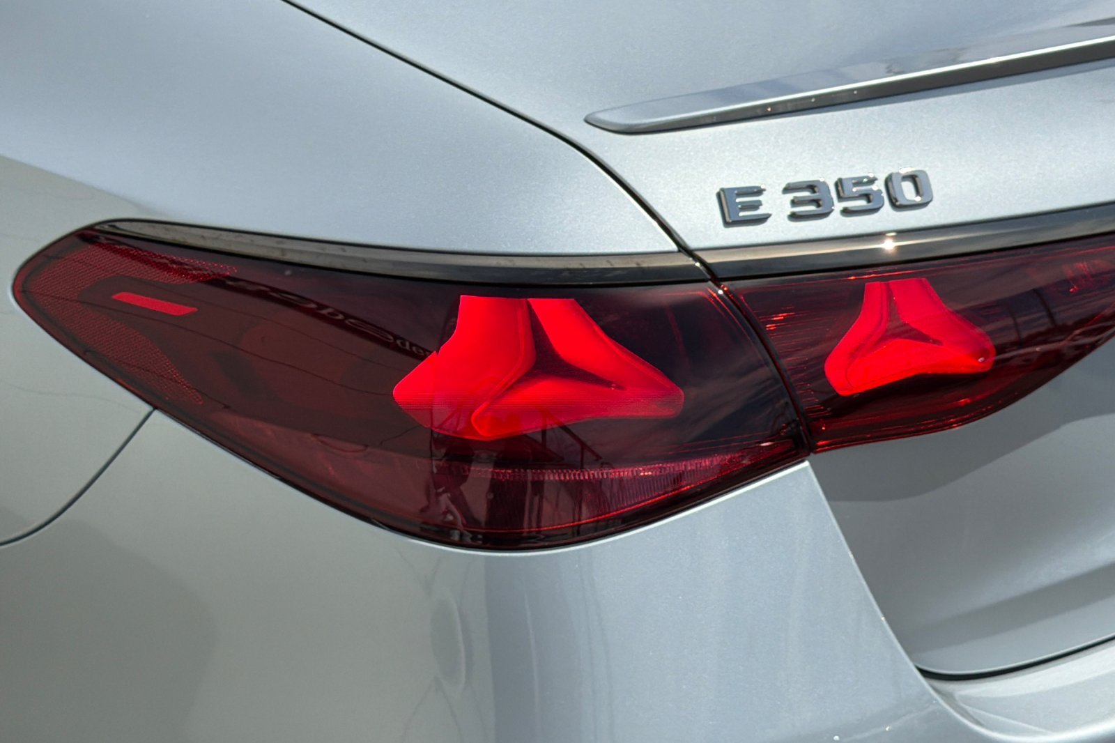 New 2027 Cirrus Silver Metallic Mercedes-Benz E 350 image 15