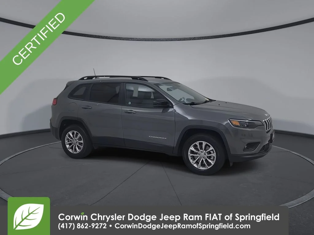 Certified Used 2022 Gray Jeep Latitude Lux image 2