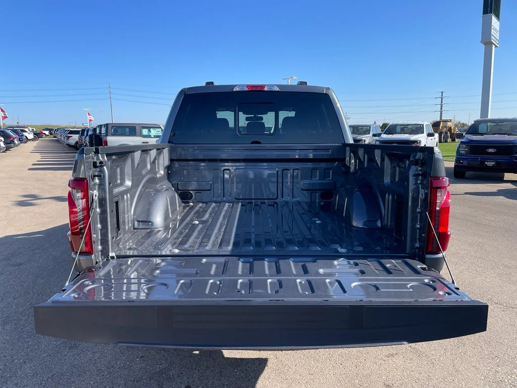 New 2026 Carbonized Gray Metallic Ford XLT image 35