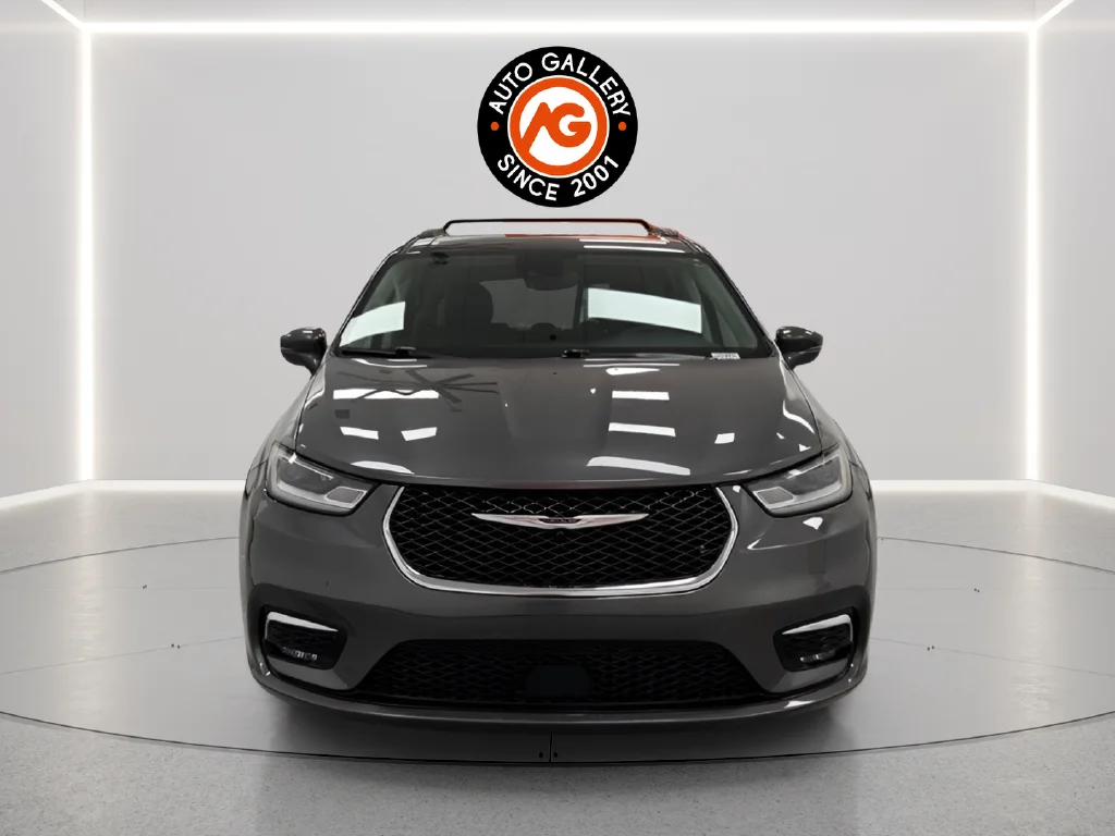 Used 2022 Gray Chrysler Touring L image 2